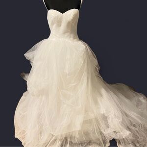 Vera Wang White wedding dress